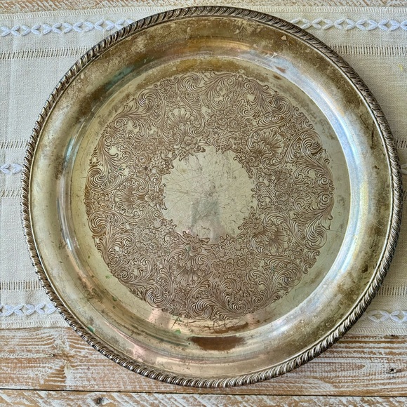 2 Vintage Rogers Silver Platter/Trays: WM Round 15” & FB Oblong 16.5”x 11.5” VYG - Picture 10 of 14